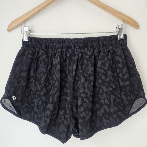 Women's Black Patterned Shorts - Picture 5 of 9